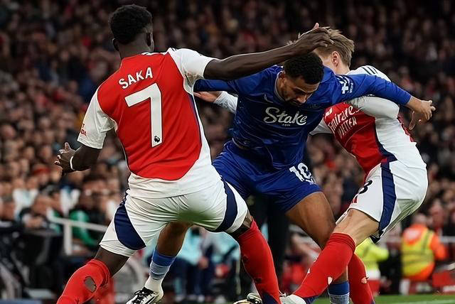 西甲前瞻：西班牙人三连胜延续黑马之姿，赫塔菲近四轮三负（西甲前瞻：西班牙人豪取三连胜延续黑马气势，赫塔菲近四轮三负）