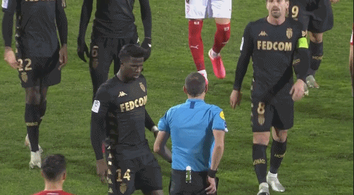 记者：国米考虑把二队18岁左后卫科基提拔至一线队（据记者报道，国米考虑将二队18岁左后卫科基上调一线队）