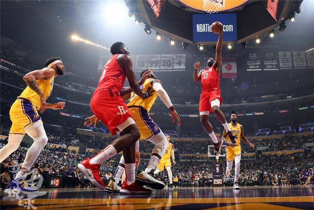 迪马特奥：桑乔回多特进了欧冠决赛，说明他的表现取决于心态（迪马特奥：桑乔回归多特挺进欧冠决赛，心态左右他的发挥）